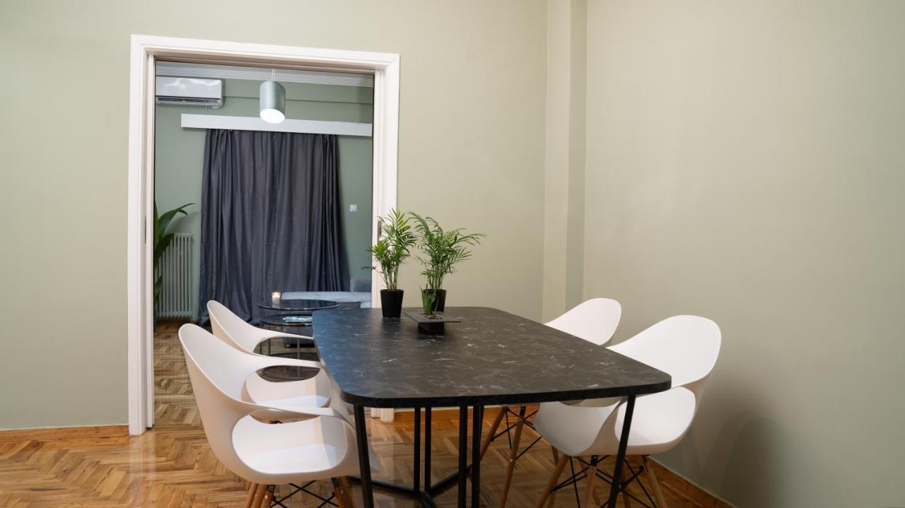 City Center Apt. On A Traffic Free Street Atenas Exterior foto