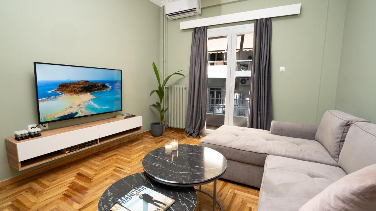 City Center Apt. On A Traffic Free Street Atenas Exterior foto